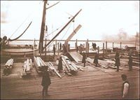 Погрузка теса на заграничный пароход